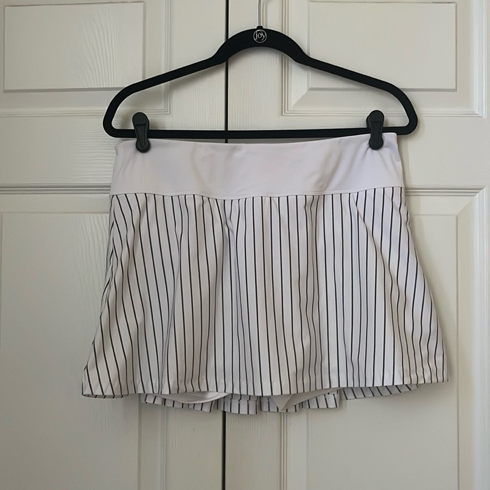 Fila Tennis/Pickleball Skirt white with dark gray stripes size L